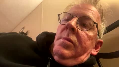 maurice1922 online show from November 27, 9:02 am