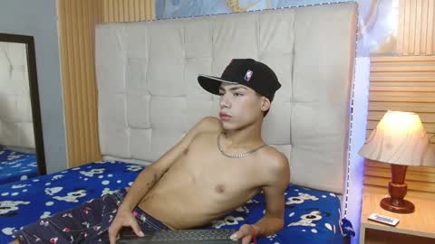 maverickhotson303av online show from December 2, 4:48 am