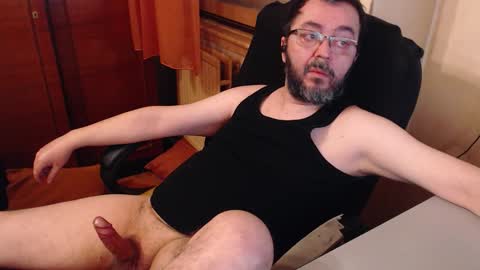 Max online show from February 6, 8:33 am