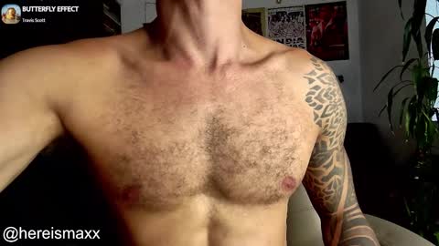Snapshot of max_greenn chatting on October 11, 10:14 pm Max Follow me IGX hereismaxx online show from October 11, 10:14 pm