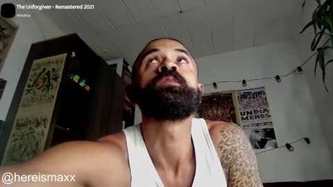 Snapshot of max_greenn chatting on October 3, 10:37 pm Max Follow me IGX hereismaxx online show from October 3, 10:37 pm