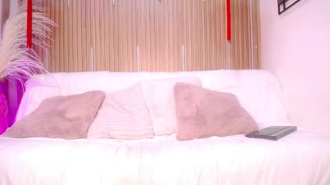 Max online show from March 2, 2:44 am