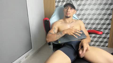 max_jowel online show from November 27, 3:10 am