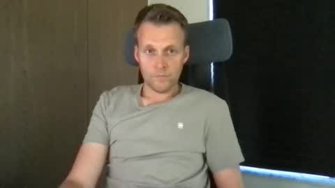 Max take off clothes online show from May 22, 1:38 pm