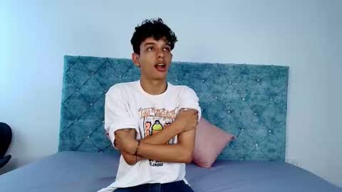 M A X F R O S T   online show from December 19, 7:22 pm