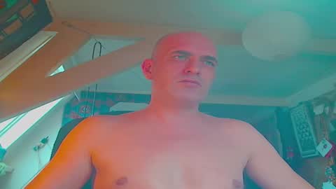 maxhardcore77 online show from December 18, 12:34 pm