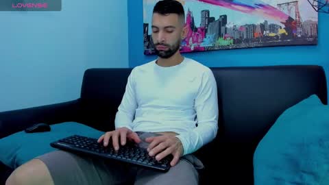 Maximo online show from February 25, 4:35 am