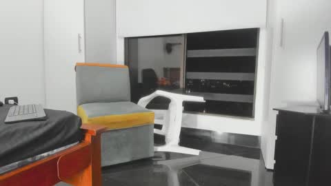 Snapshot of maximo__77 chatting on October 13, 5:13 am maximo__77 online show from October 13, 5:13 am