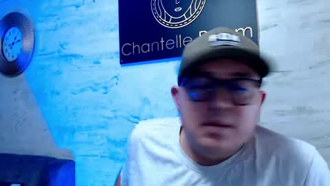  Maximo  online show from April 19, 6:10 pm