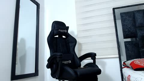 Maximo Sebastian online show from February 2, 4:26 am