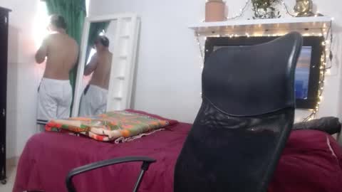 maximo_ston online show from February 15, 2:36 pm