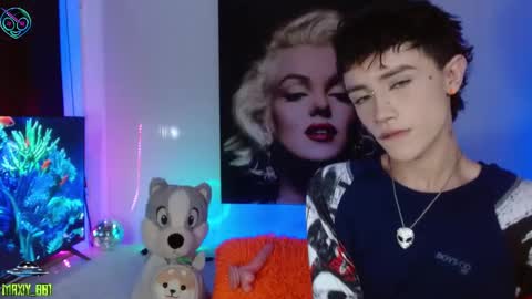 Max online show from February 23, 3:47 pm