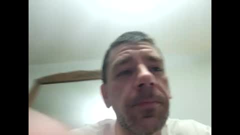 Snapshot of maxjr8008 chatting on December 6, 1:40 am maxjr8008 online show from December 6, 1:40 am