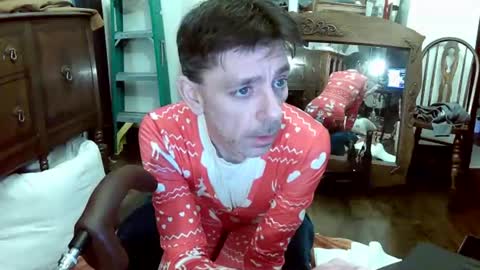 maxjr8008 online show from December 4, 8:43 am