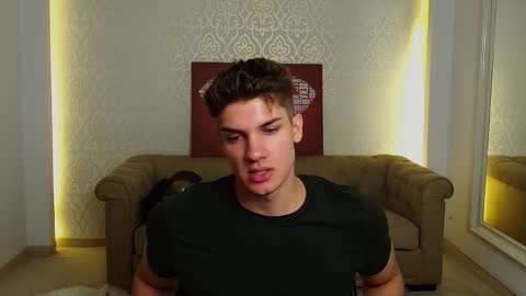 Snapshot of maxkaiden chatting on September 13, 4:46 am MaxKaiden online show from September 13, 4:46 am