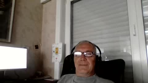 maxou569 online show from August 4, 9:15 am