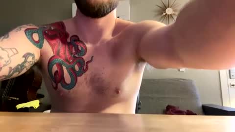 Max online show from March 9, 8:42 pm