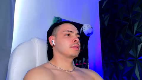 MAX online show from January 13, 9:19 pm