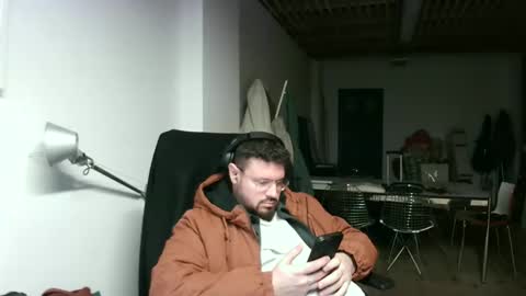 Snapshot of maythe4bwu chatting on January 25, 6:57 pm maythe4bwu online show from January 25, 6:57 pm