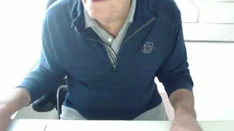 Snapshot of mbeastie chatting on January 10, 6:28 pm Beastie online show from January 10, 6:28 pm