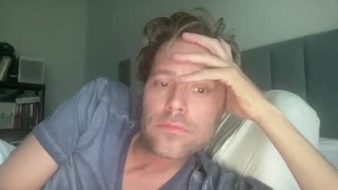 Snapshot of mbnc chatting on December 21, 2:47 pm lol online show from December 21, 2:47 pm