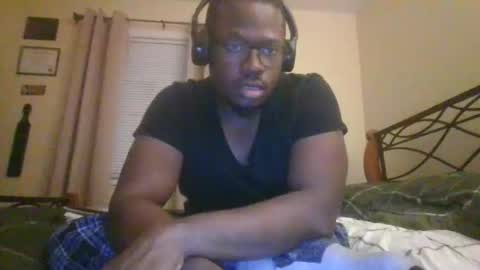 Snapshot of mbsupreme chatting on October 17, 4:38 am Mark online show from October 17, 4:38 am
