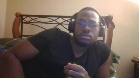 Snapshot of mbsupreme chatting on October 18, 4:39 am Mark online show from October 18, 4:39 am