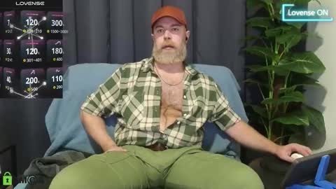 Snapshot of meaty_roll chatting on October 21, 2:58 am Meaty Roll online show from October 21, 2:58 am