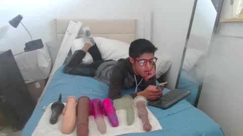 Snapshot of meekthetwink181 chatting on October 17, 6:12 pm MeekTheTwink18 online show from October 17, 6:12 pm