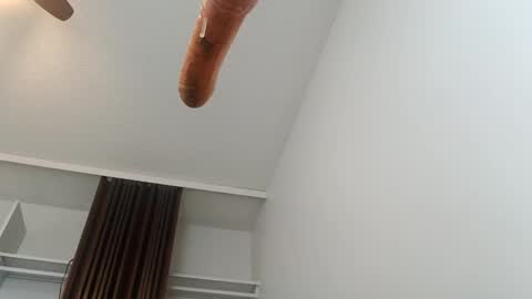 meheriuk68 online show from April 6, 9:59 pm