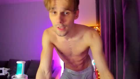 MelKallen online show from September 22, 5:56 pm