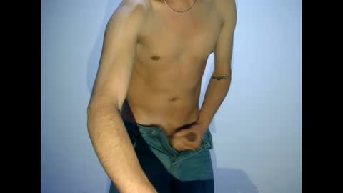 melanievalentina online show from December 16, 4:30 am