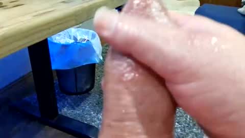 mellomike online show from April 3, 4:59 pm