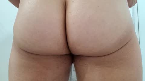 Snapshot of men_in_bed chatting on December 12, 11:25 pm Naughty online show from December 12, 11:25 pm