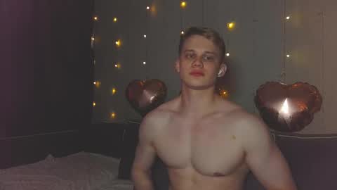 Mickey online show from April 3, 9:39 am