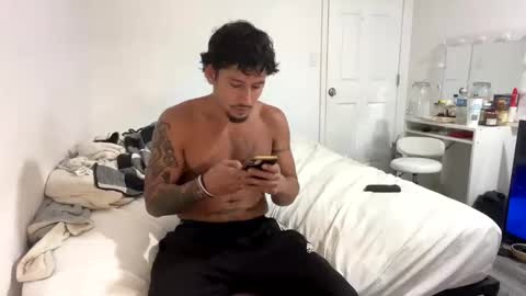 miamiclos1 online show from December 1, 2:25 am