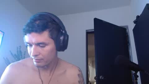 Snapshot of miaou_miaou chatting on December 3, 2:56 am miaou_miaou online show from December 3, 2:56 am