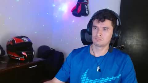 Snapshot of miaou_miaou chatting on October 17, 12:58 am miaou_miaou online show from October 17, 12:58 am