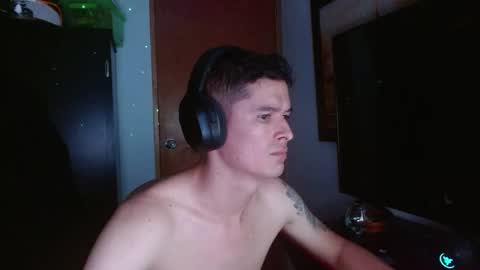 Snapshot of miaou_miaou chatting on February 6, 12:00 am miaou_miaou online show from February 6, 12:00 am