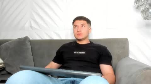 MichaelConnor  online show from December 31, 12:15 pm