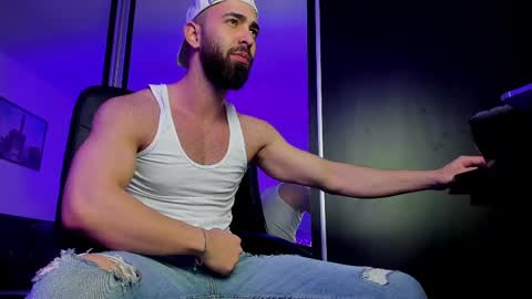 MichaelEvansx online show from February 26, 6:58 am