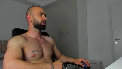 MichaelEvansx online show from May 26, 10:28 pm