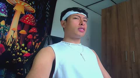 Snapshot of michaelstones chatting on January 22, 2:24 pm michaelstones online show from January 22, 2:24 pm
