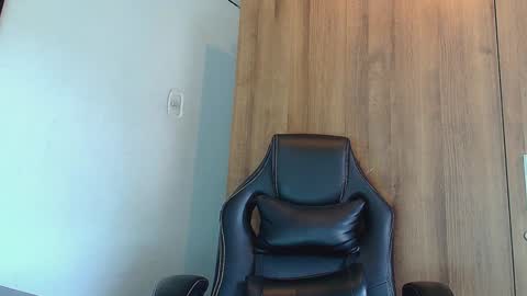 Snapshot of michaelstones chatting on December 24, 2:33 pm michaelstones online show from December 24, 2:33 pm
