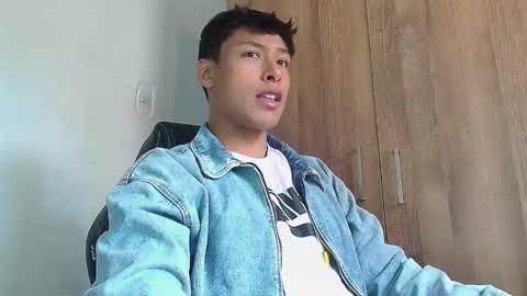 Snapshot of michaelstones chatting on March 11, 2:40 pm michaelstones online show from March 11, 2:40 pm