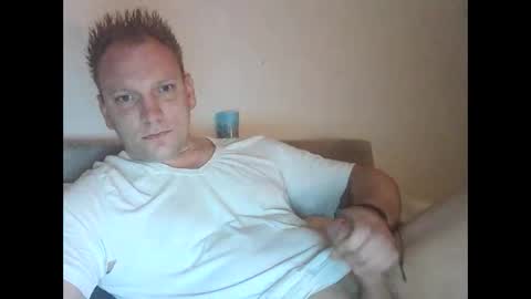 mickkxl online show from December 15, 11:40 am