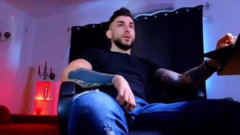 MightyAaron online show from December 19, 7:38 am