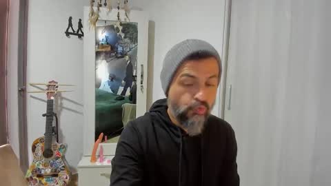 Miguel Angel online show from June 1, 1:33 pm