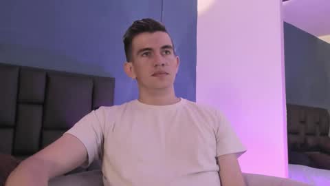 mikael online show from February 25, 4:35 am