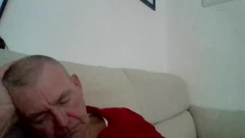 Snapshot of mike26051 chatting on December 22, 8:58 pm mike26051 online show from December 22, 8:58 pm